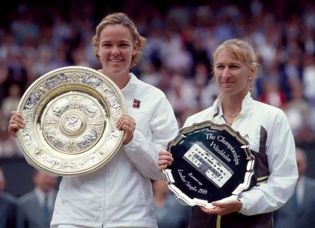 07_Lindsay Davenport and Graf after Wimbledon finals in 1999