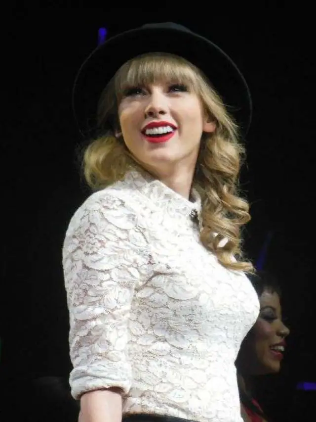 Taylor Swift Quotes and Lyrics to Brighten Your Day